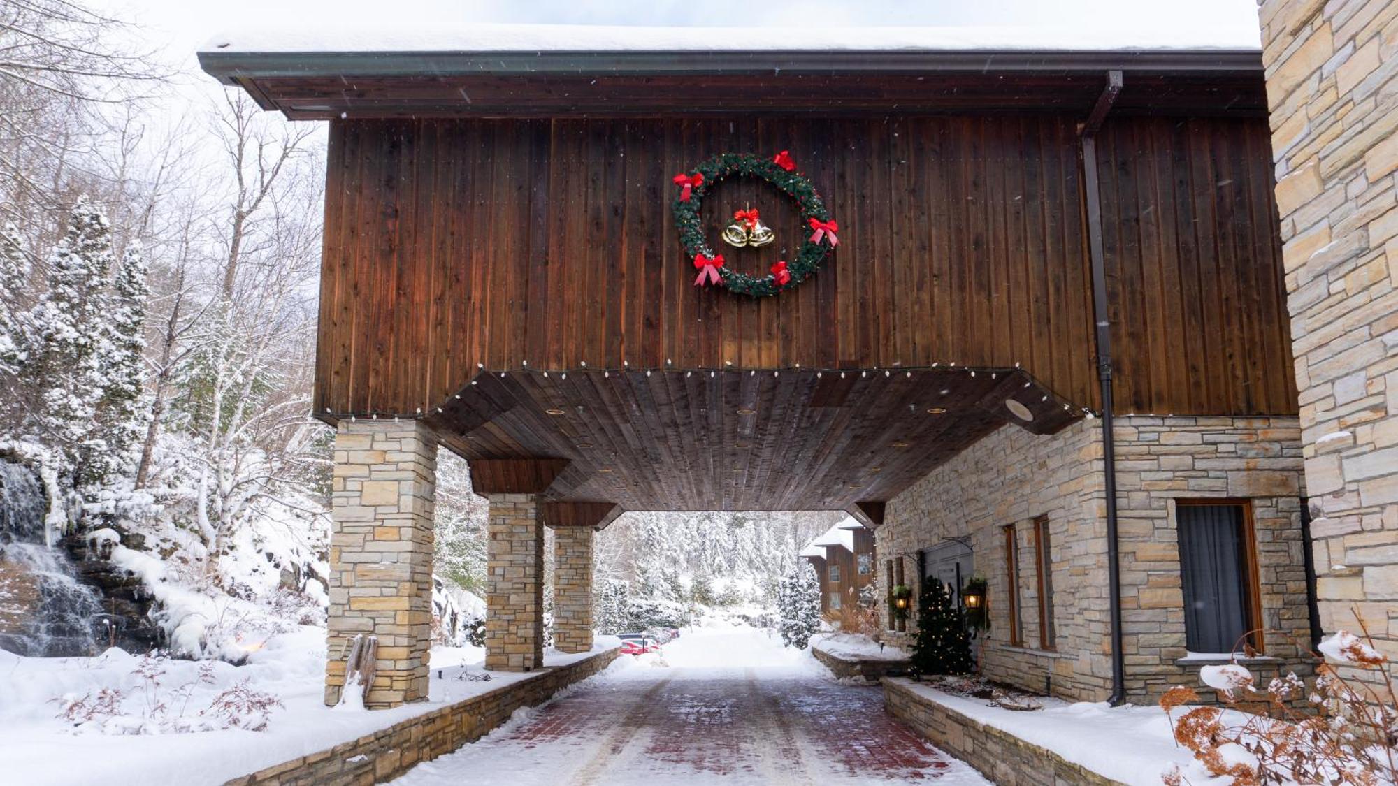Hôtel et centre de villégiature du lac Carling Grenville-Sur-La-Rouge Exterior foto